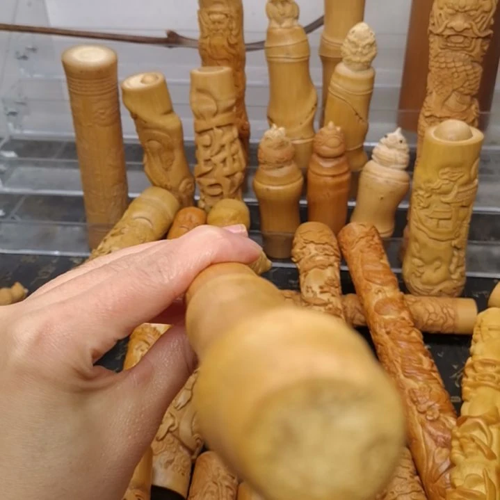 嘉****竹黄皮料子浮雕老鹰