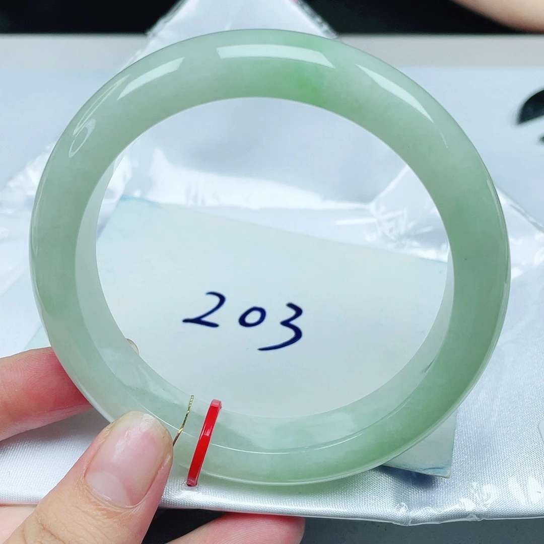 翡翠未镶嵌手镯正圈60.8