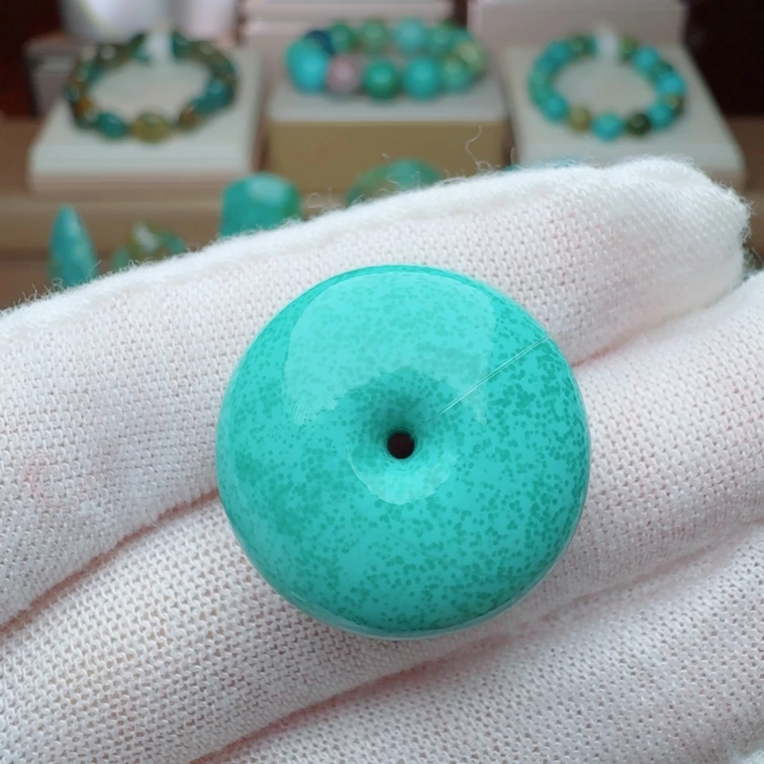 绿松石未镶嵌颈饰