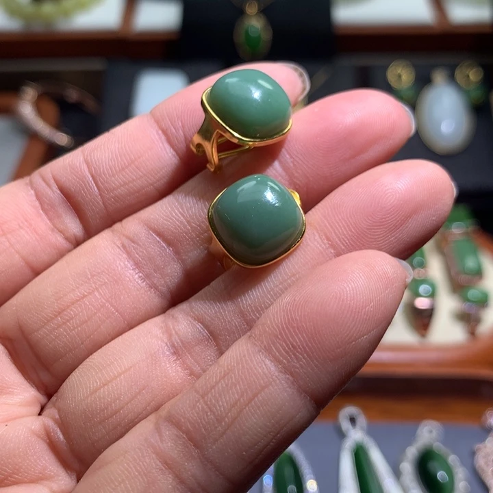 和田玉耳钉银S925镶嵌