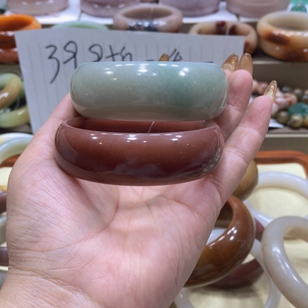 【闪购商品】未镶嵌手镯石英质玉田