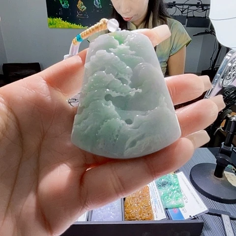 颈饰未镶嵌翡翠一个