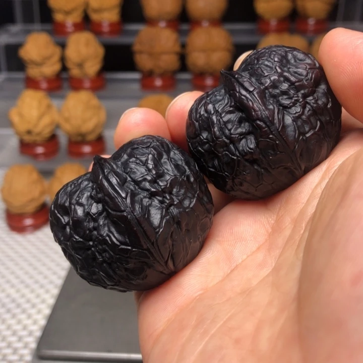 文玩核桃把件8金锭子