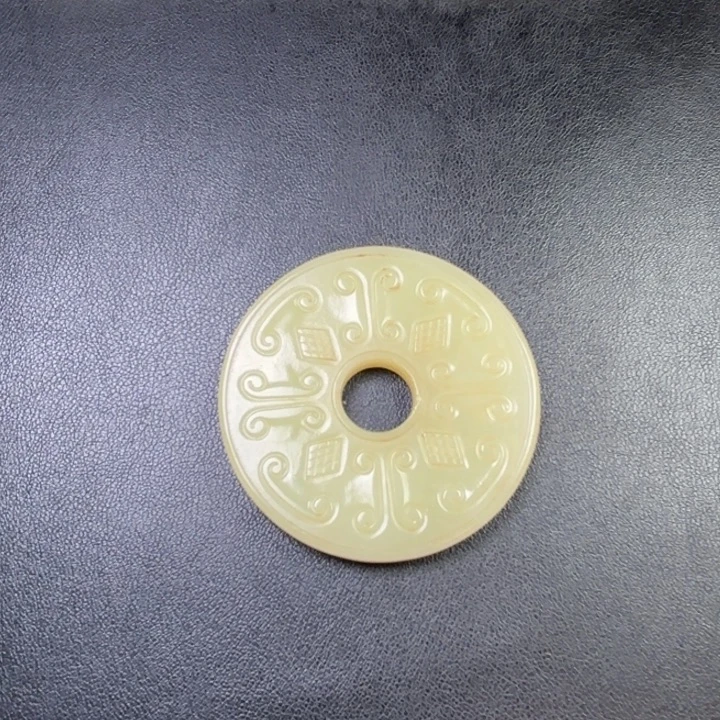 其***9和田玉未镶嵌挂件