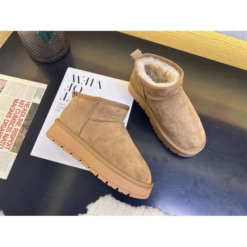 66686/66897  羊毛雪地靴栗色