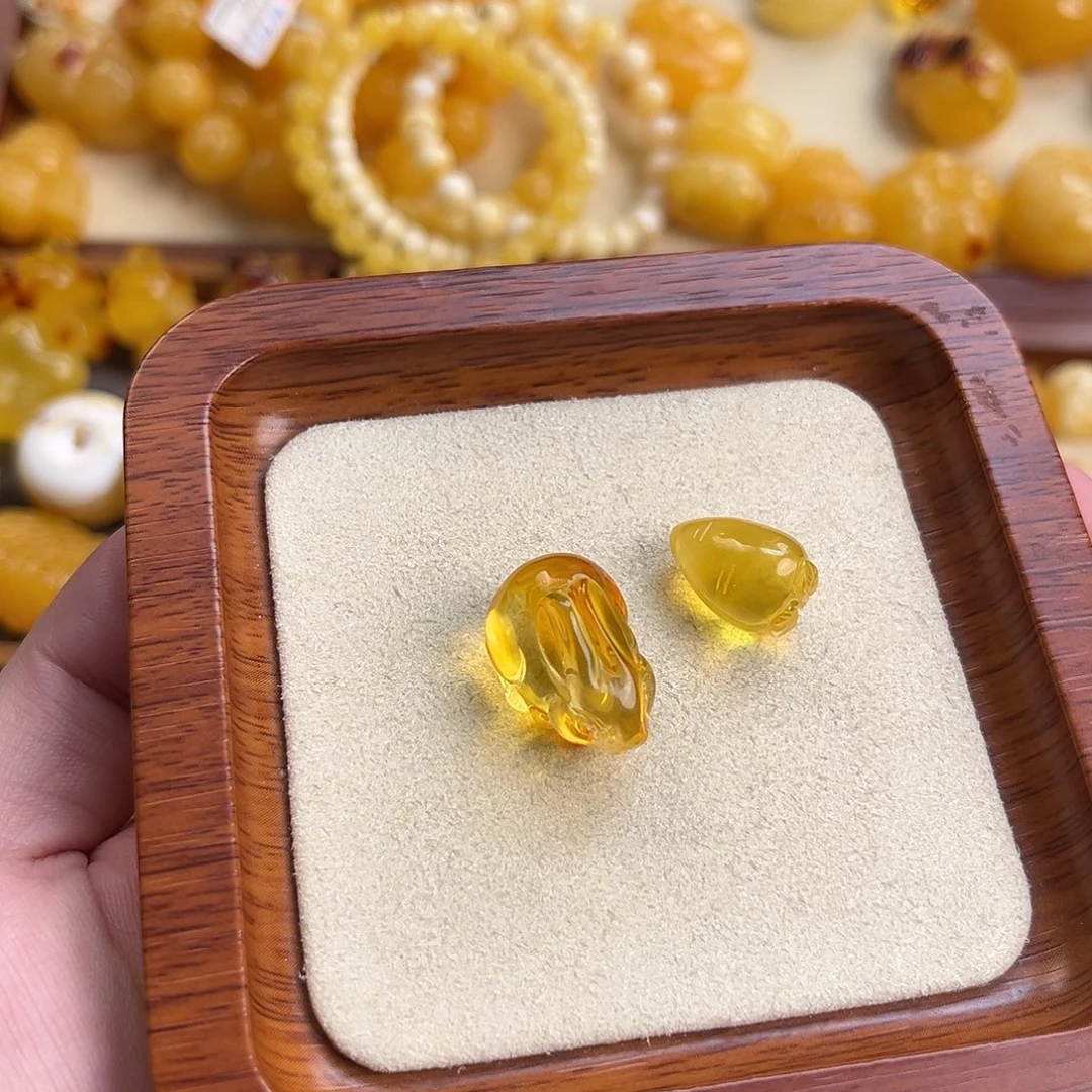 琥珀未镶嵌珠宝奇石