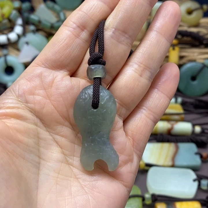 蛇纹石玉未镶嵌挂件