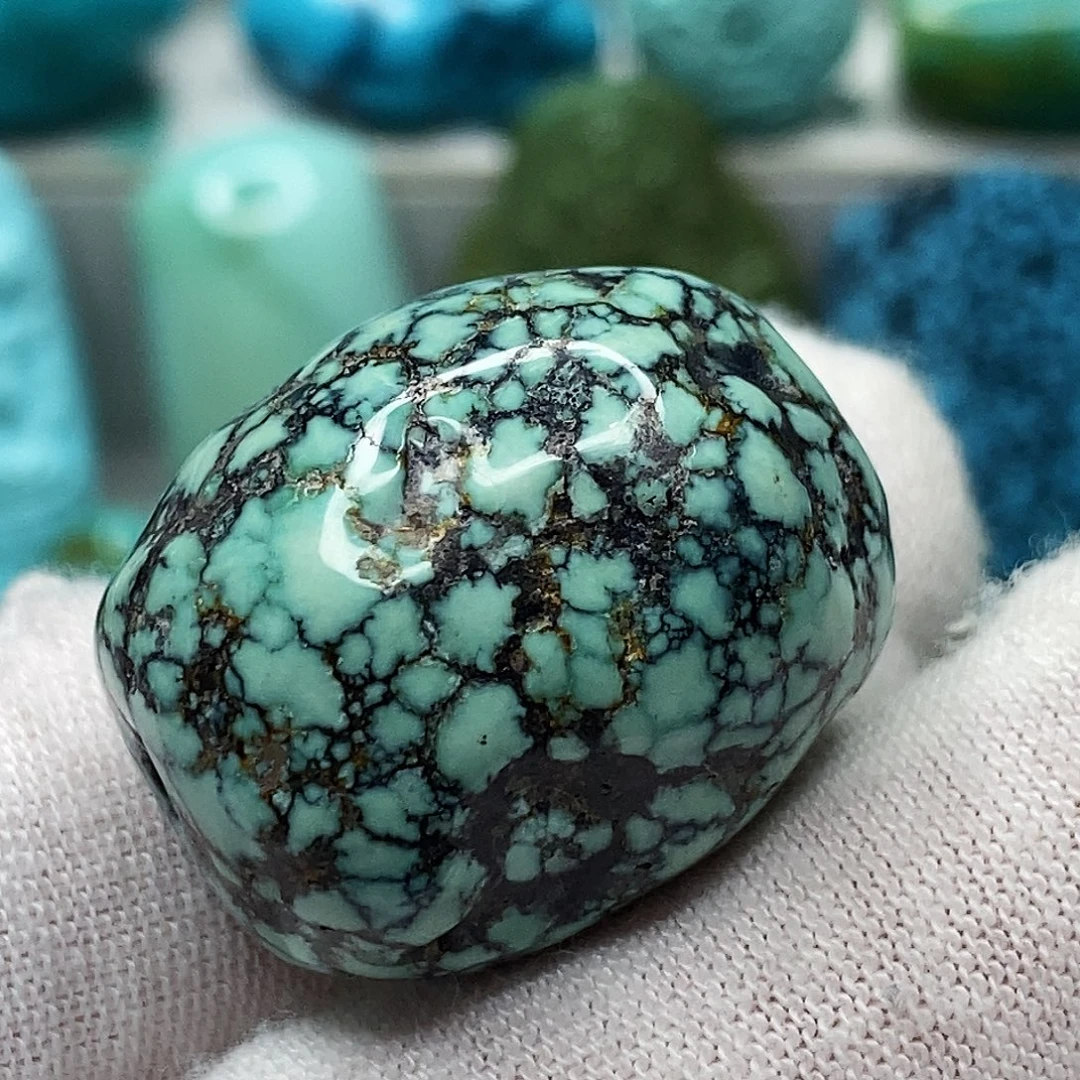 绿松石未镶嵌天然原矿 带武汉地大证书