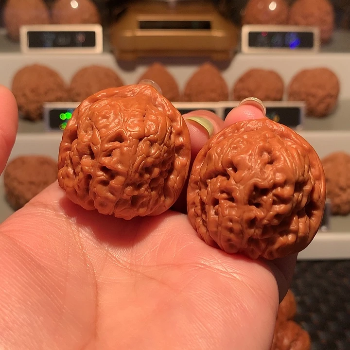 文玩核桃把件金字塔