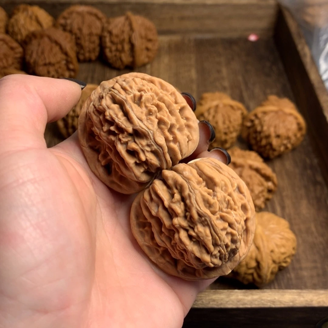 【闪购商品】文玩核桃吊坠M****g悍高楼