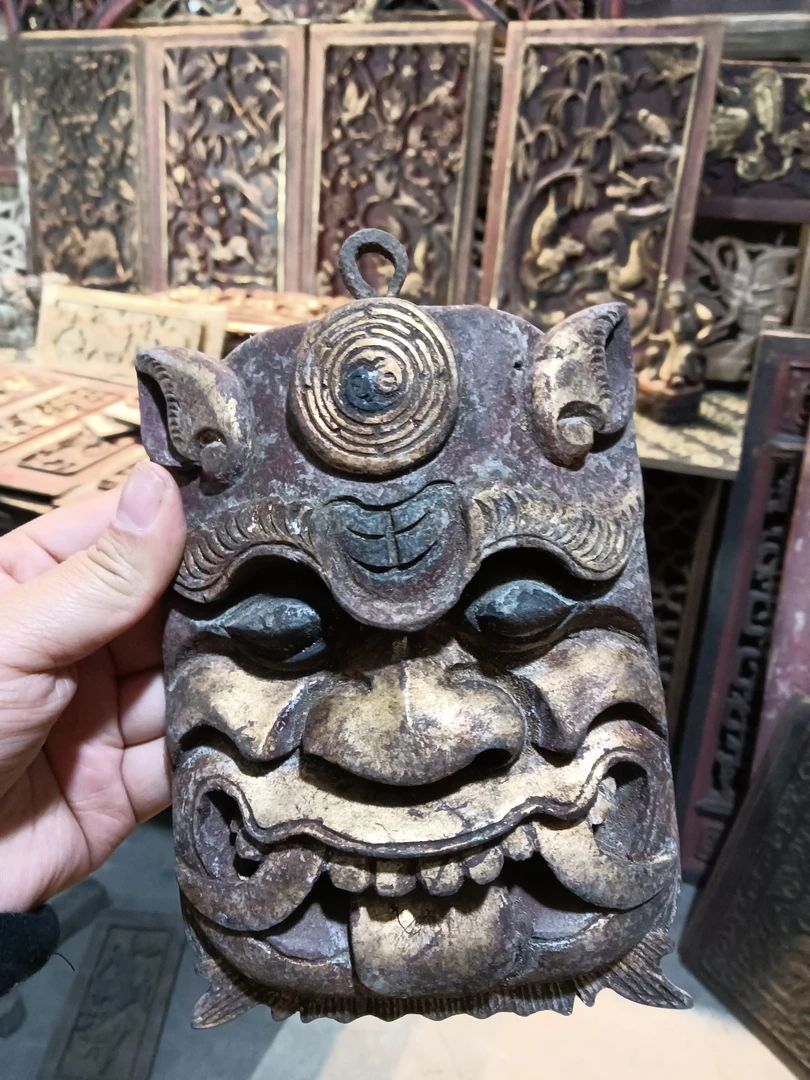 木雕面具非常精致