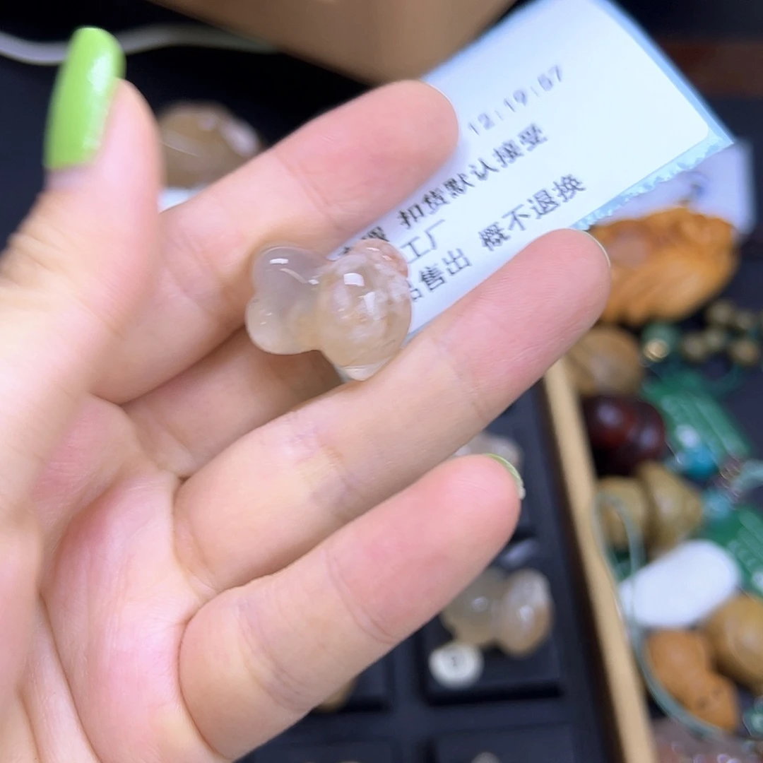 素***吊坠(不含链)未镶嵌石英质玉