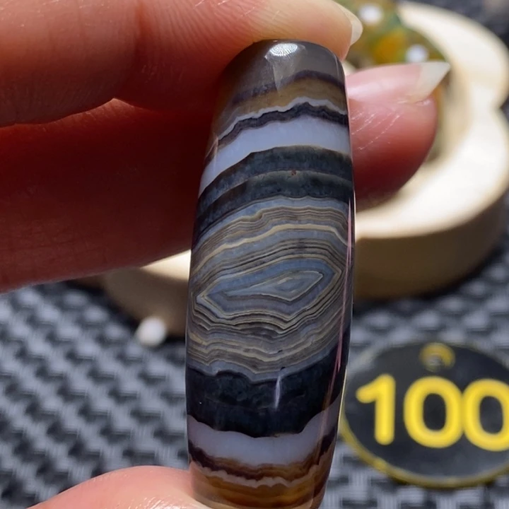 敏***很玛瑙/玉髓未镶嵌颈饰