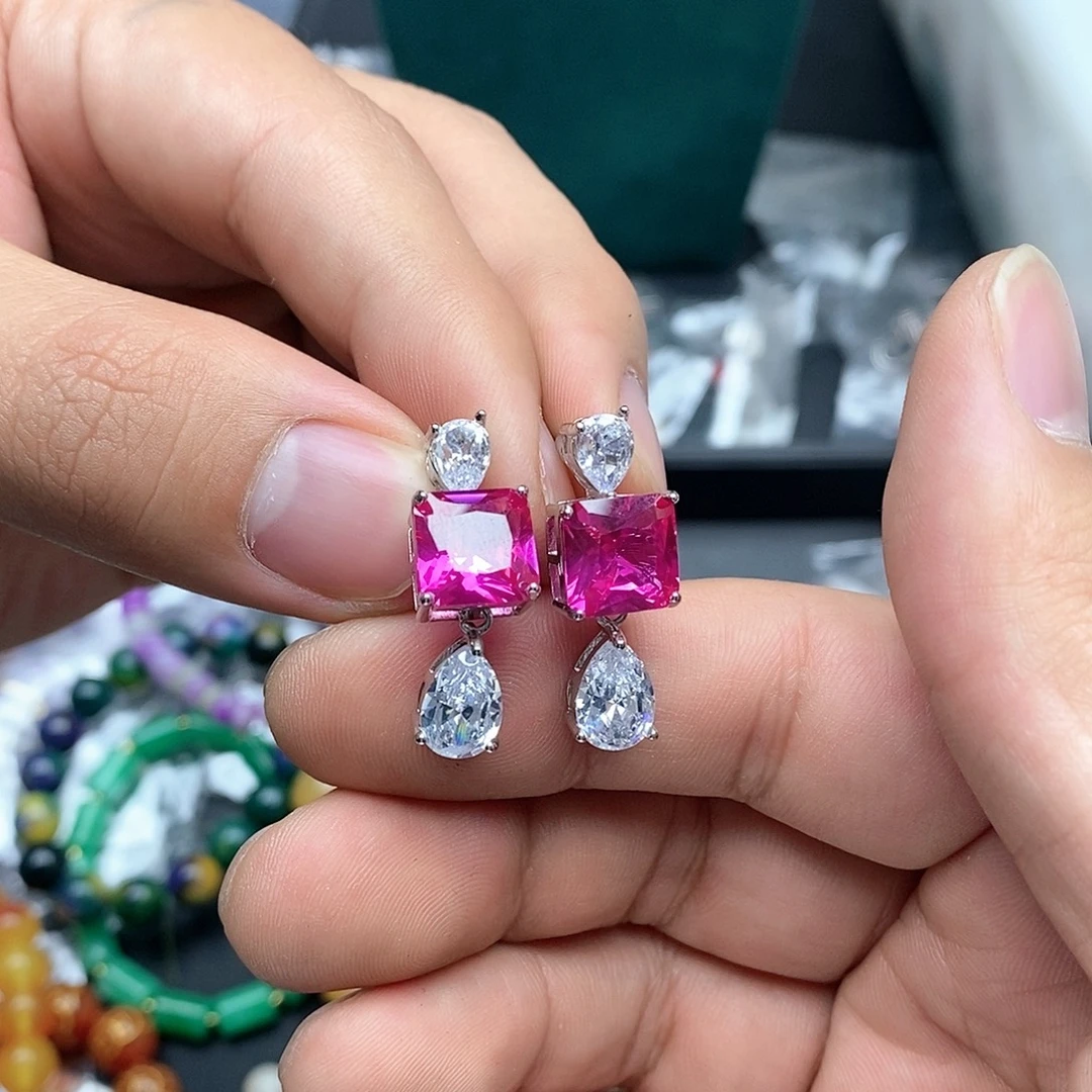 只买单纯的吊坠，没带链子，属的性质。