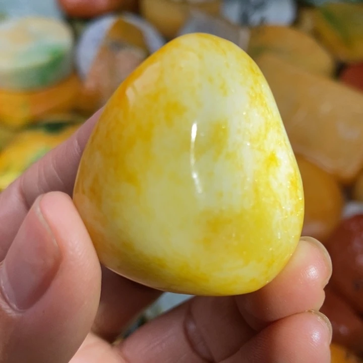 翡翠未镶嵌颈饰缅甸