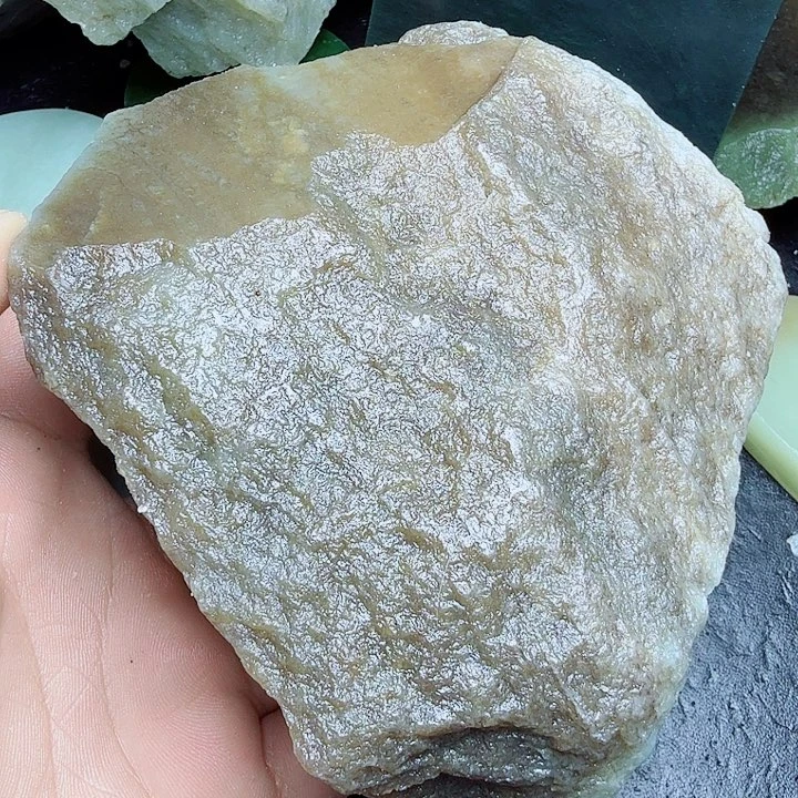 未镶嵌和田玉（糖玉）珠宝奇石