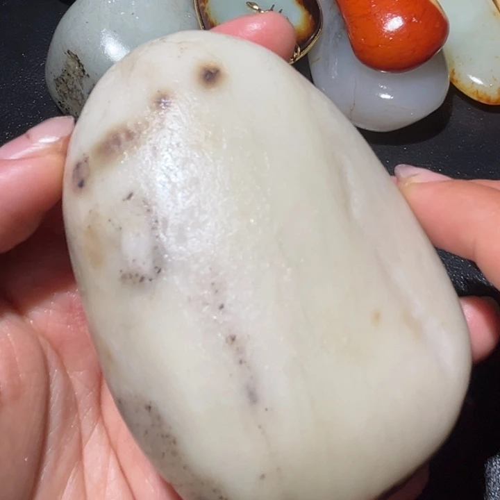 和田玉未镶嵌珠宝奇石