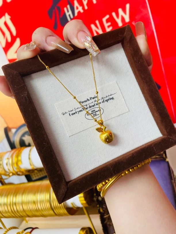 铜合金吊坠 苹果吊坠拉丝轻奢时尚金色实心精致精美挂坠带绳10g