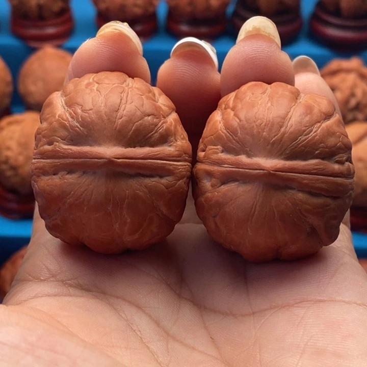 核桃精品文玩核桃手捻水晶青蛙