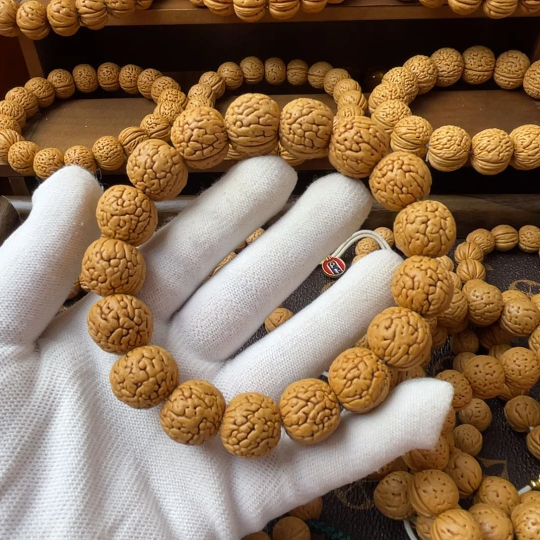 吊坠桃核铁扇公主