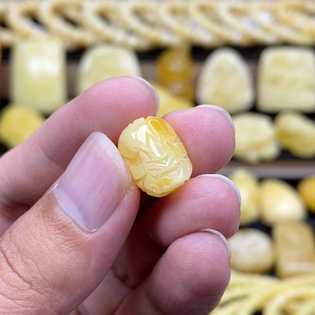 琥珀未镶嵌裸石琥珀蜜蜡