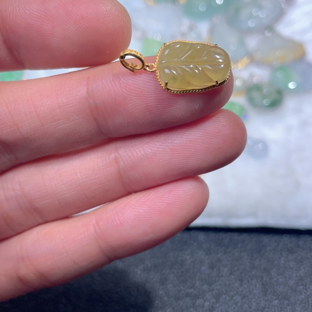 颈饰18K金镶嵌翡翠翡翠
