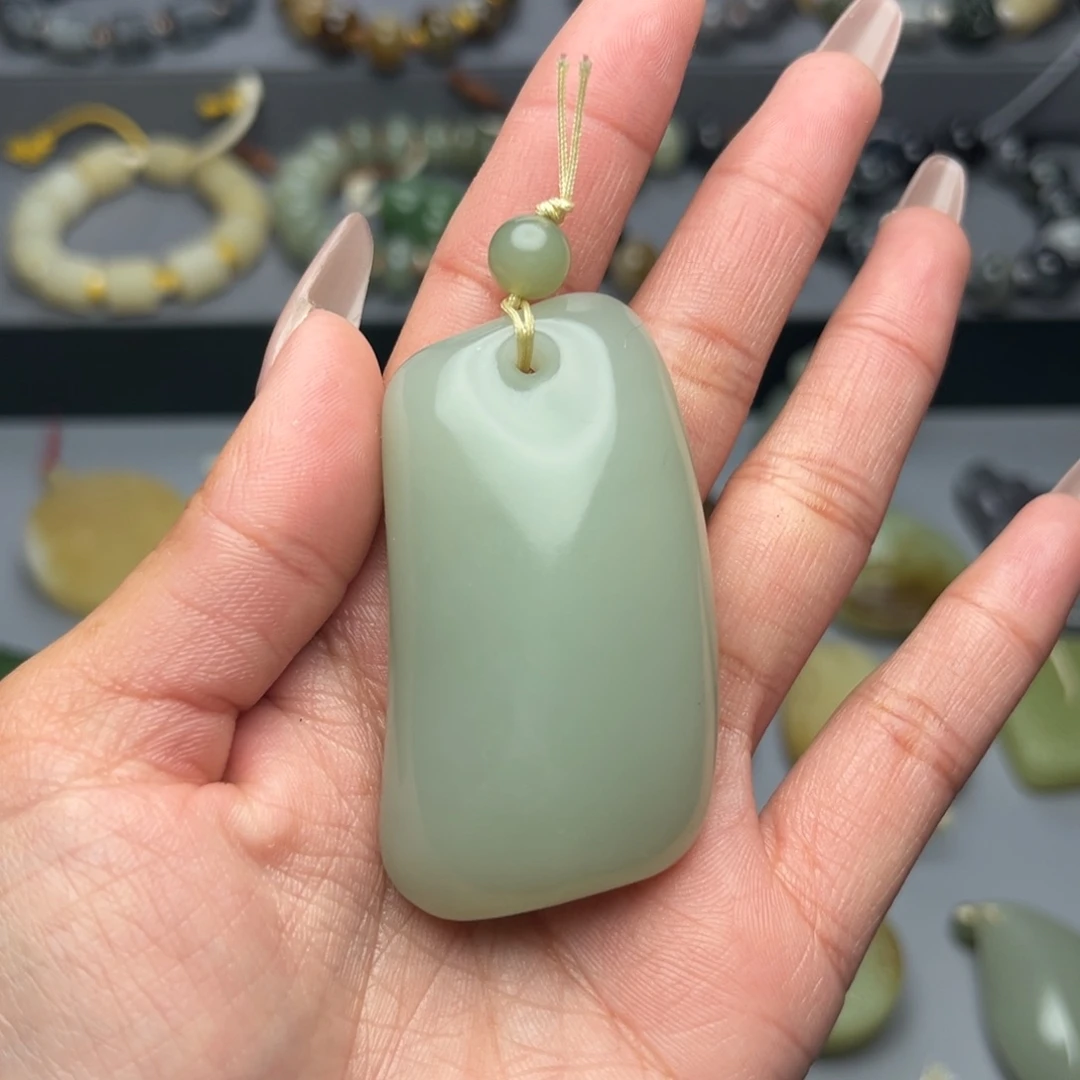 ****呀和田玉未镶嵌颈饰