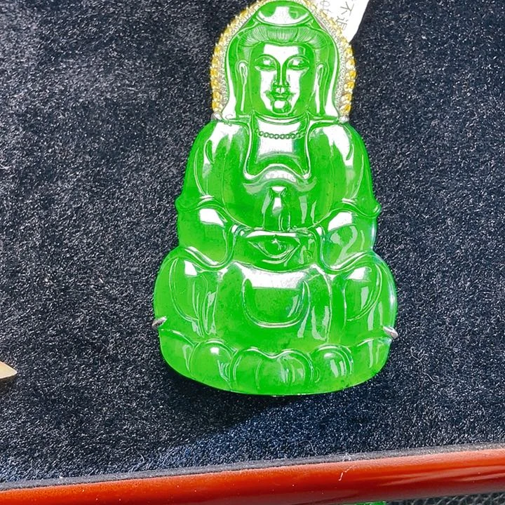 翡翠颈饰未镶嵌早**复90，