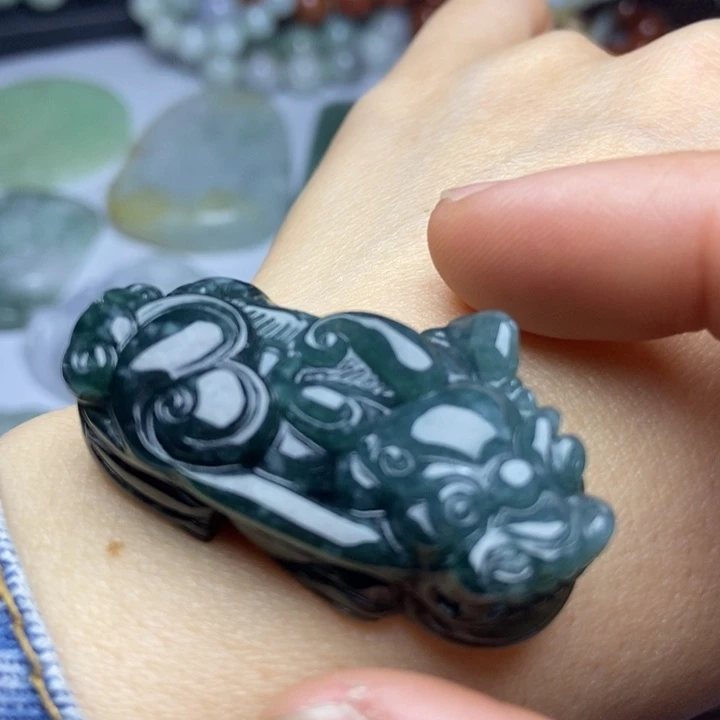 翡翠颈饰未镶嵌翡翠