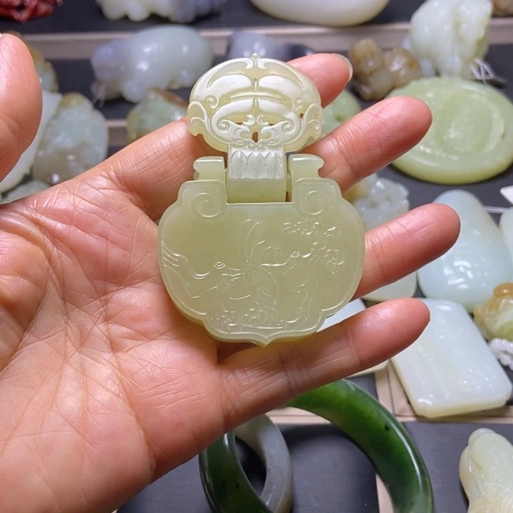 和田玉未镶嵌挂件