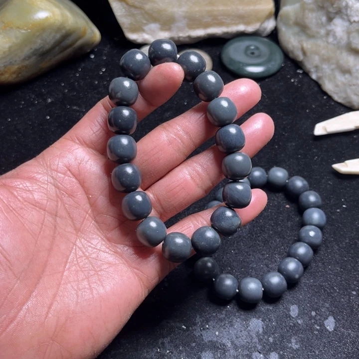 和田玉（糖玉）未镶嵌珠宝奇石