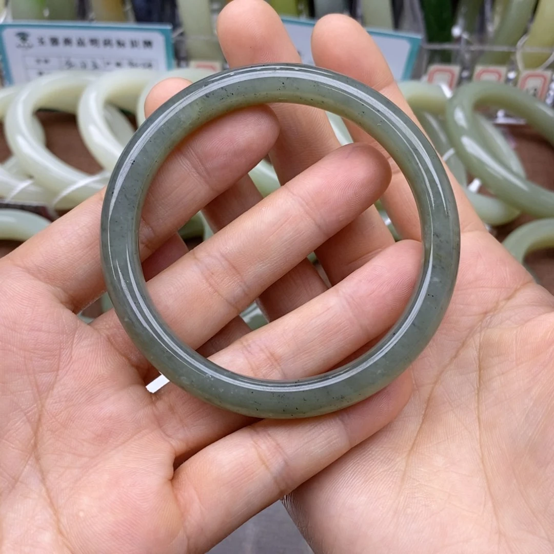 未镶嵌手镯和田玉素*