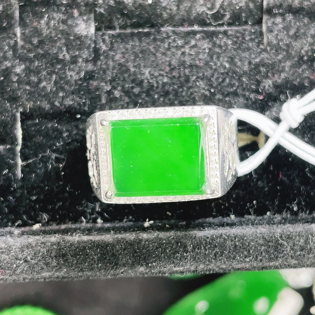 翡翠未镶嵌颈饰39