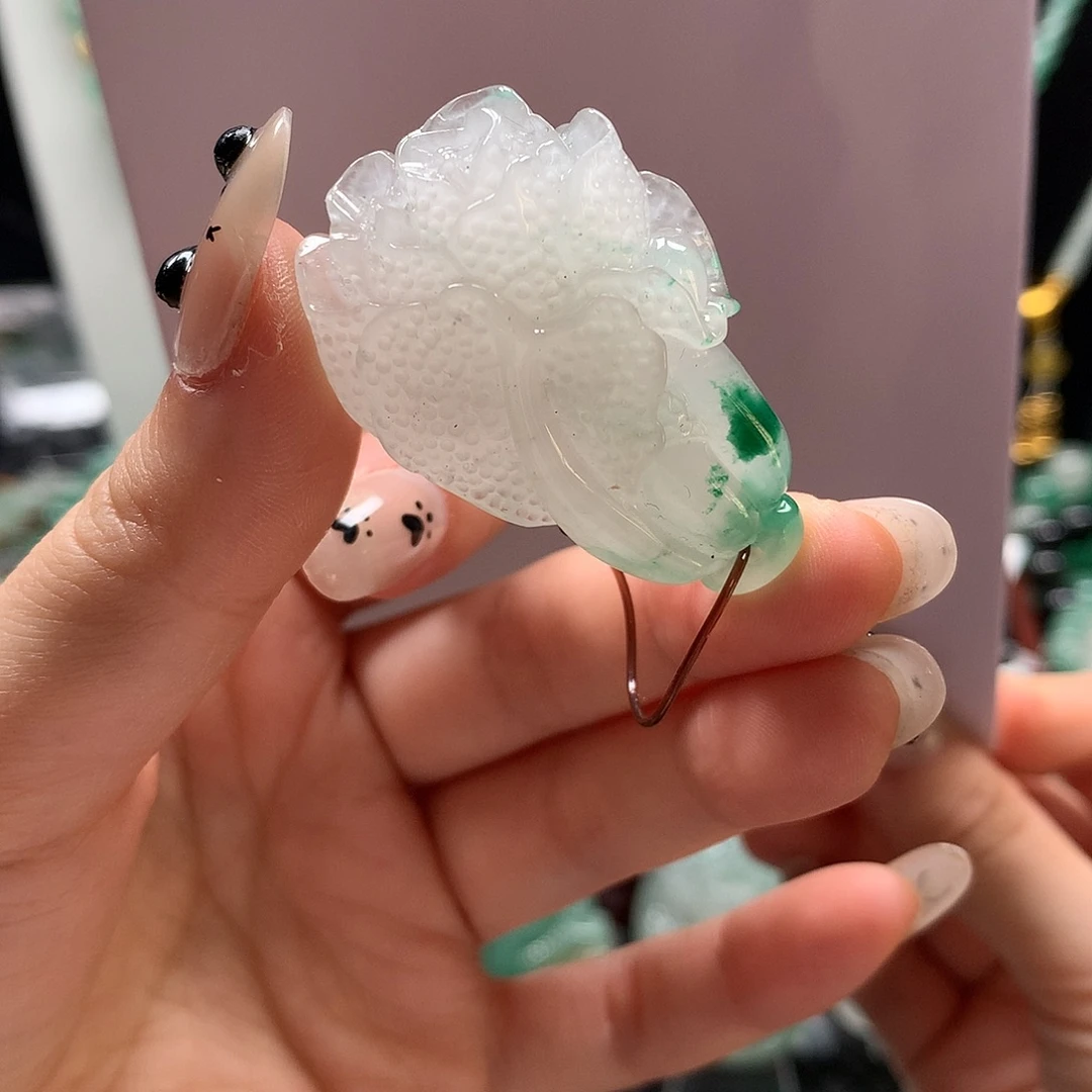 石英质玉未镶嵌吊坠