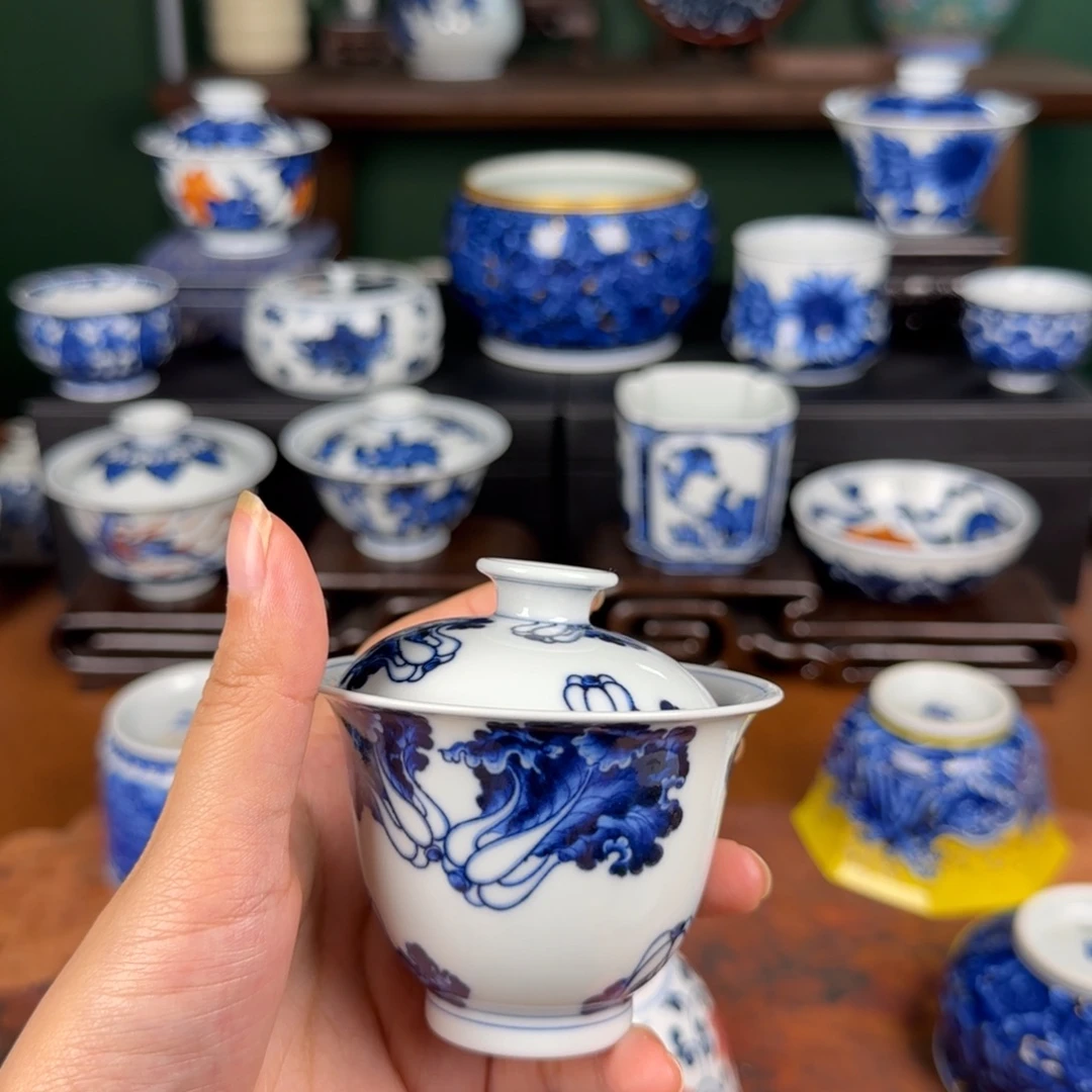 杯洪印慕明。青花白菜盖碗