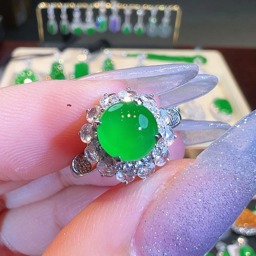 翡翠戒指18K金镶嵌翡翠