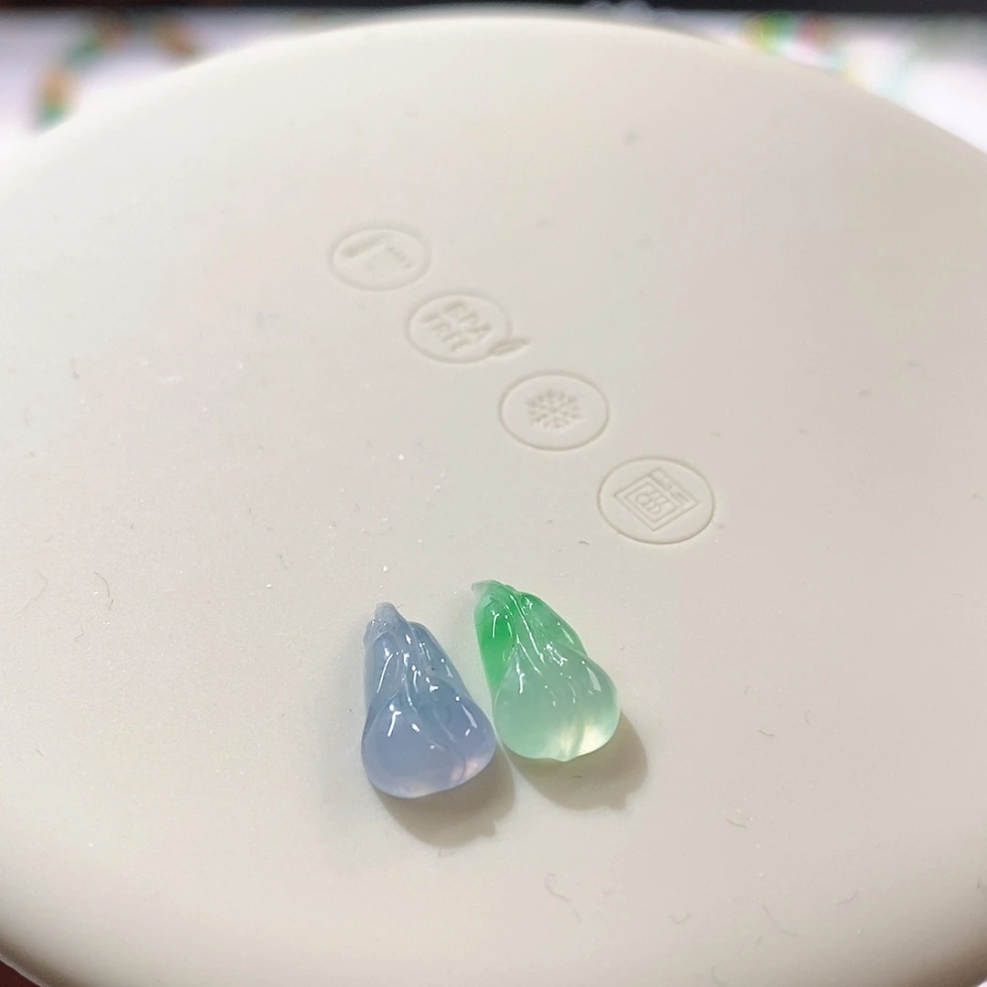 翡翠散珠一对冰叶子