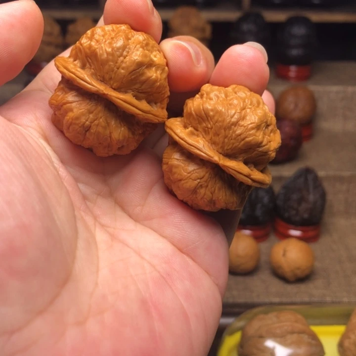 把件橄榄核41龙鳞舍利疙瘩包
