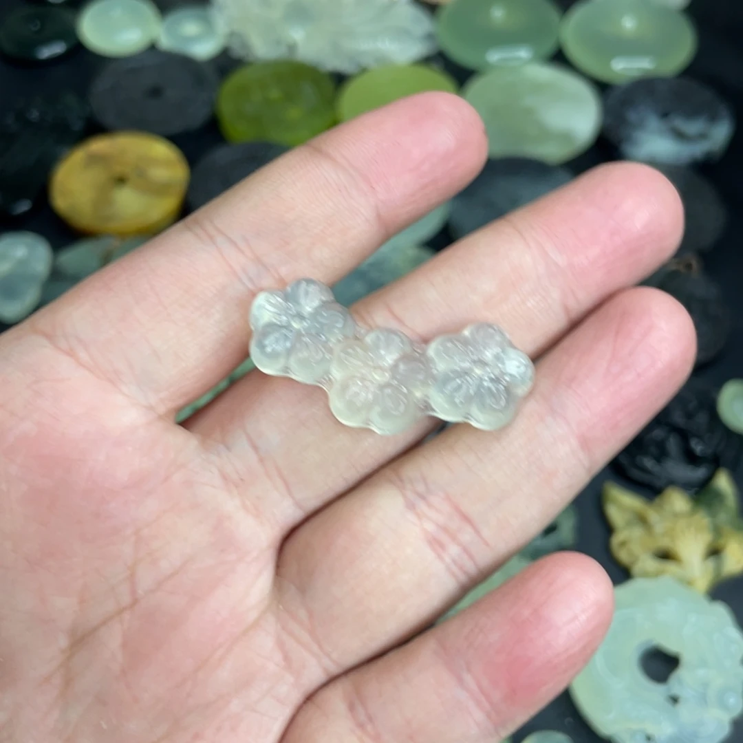 岫玉未镶嵌颈饰玉恒