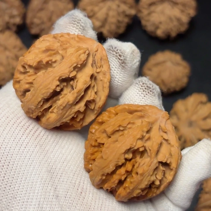 文玩核桃吊坠一***你秦岭灯笼15