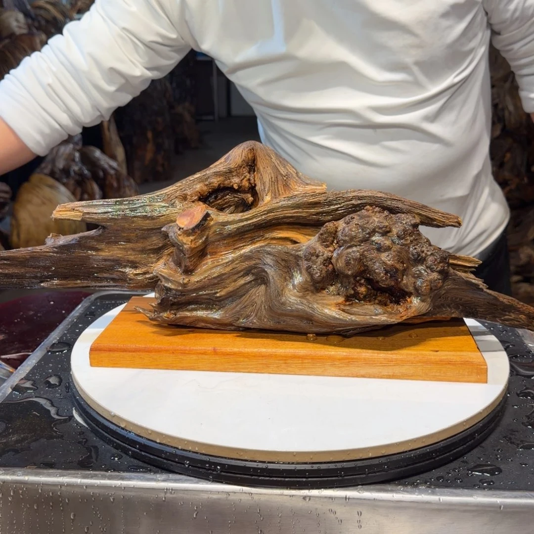 用***4木王一刀琥珀木摆件80