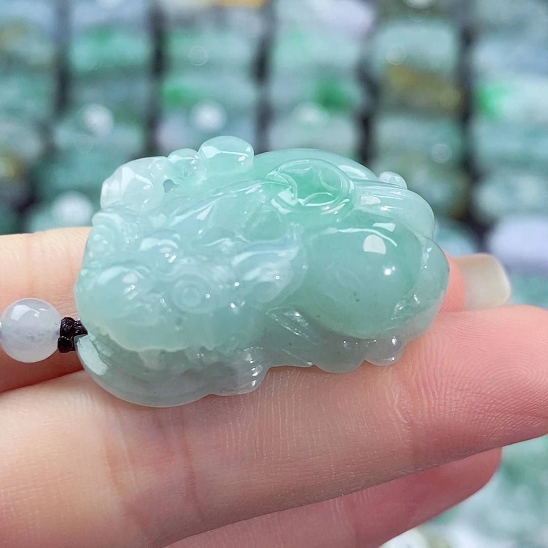 颈饰未镶嵌翡翠天然