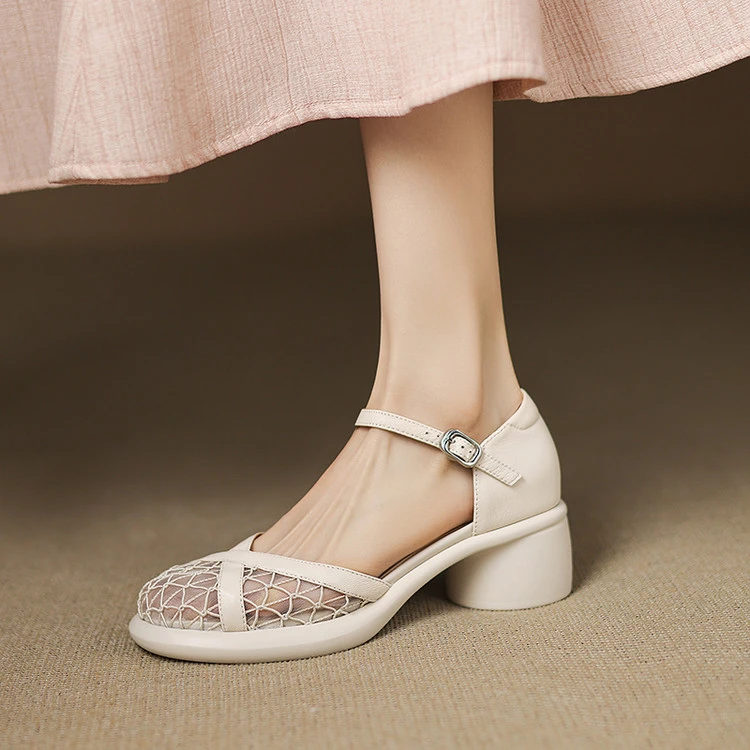 包头凉鞋女夏季镂空软底透气小个子圆头中跟粗跟真皮厚底一字扣带