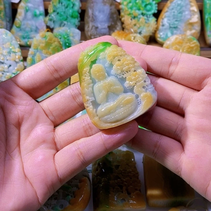 未镶嵌定制翡翠心*翡翠