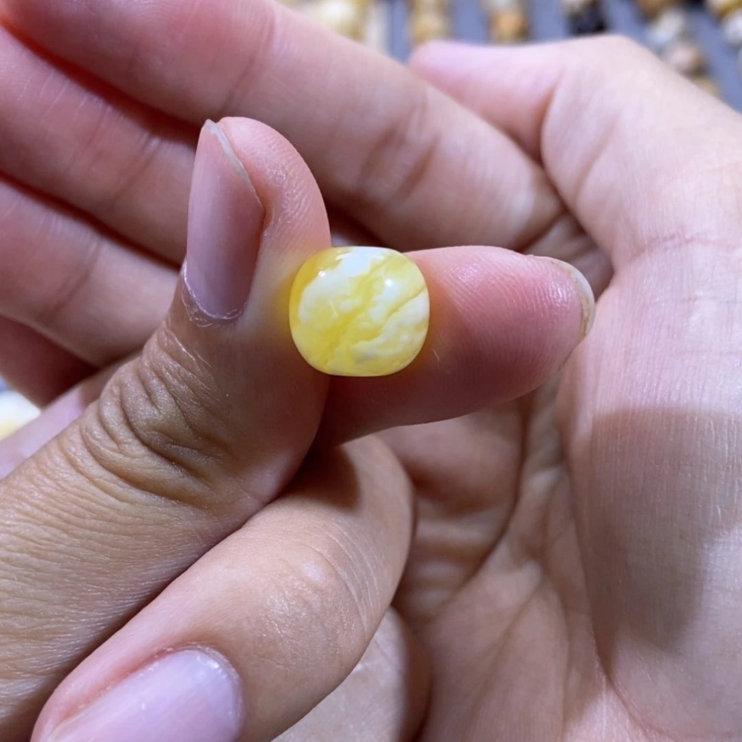 琥珀珠宝奇石未镶嵌小***击