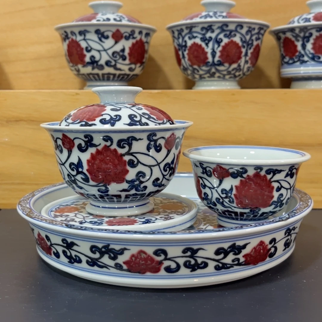 青花釉里红金刚莲