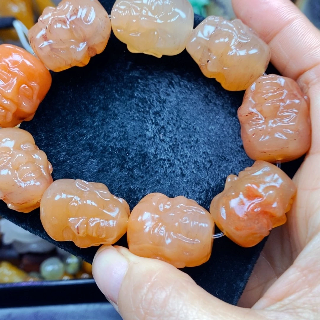 未镶嵌石英质玉（黄龙玉）颈饰