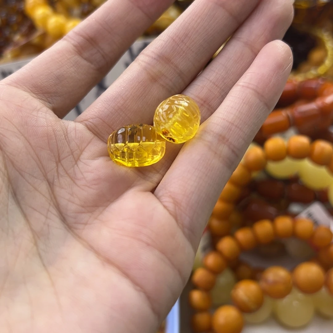 琥珀珠宝奇石未镶嵌