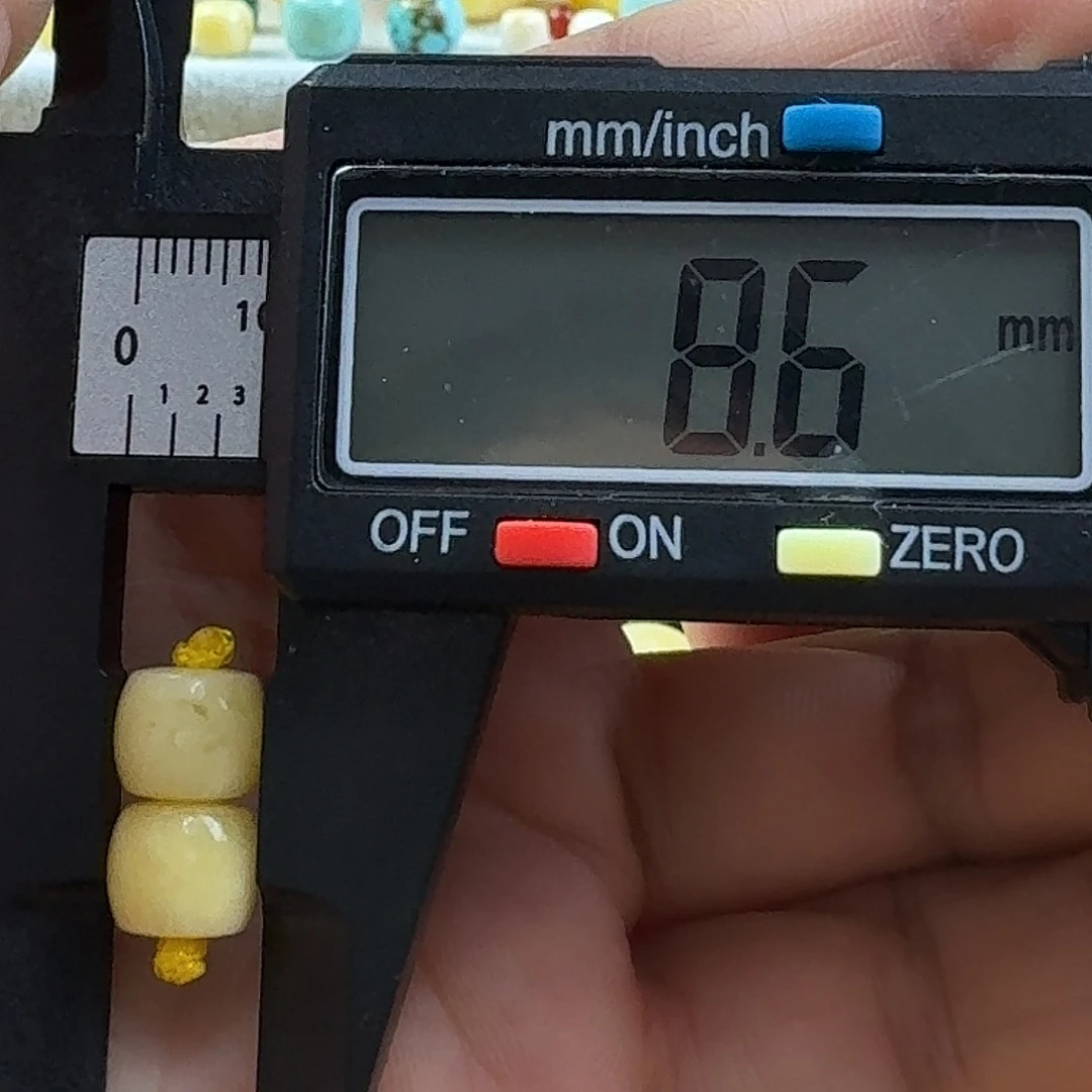 蜜蜡未镶嵌裸石18杂