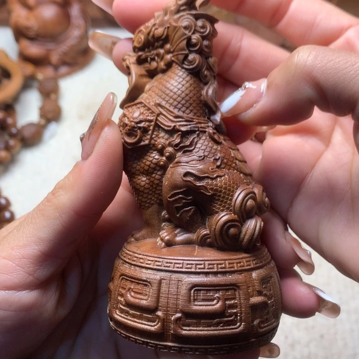 檀香木其他老山檀香手把件瑕疵
